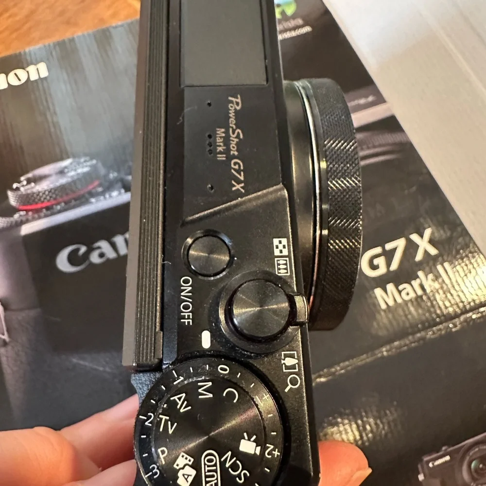Canon PowerShot G7 X Mark II - Black- all accessories included